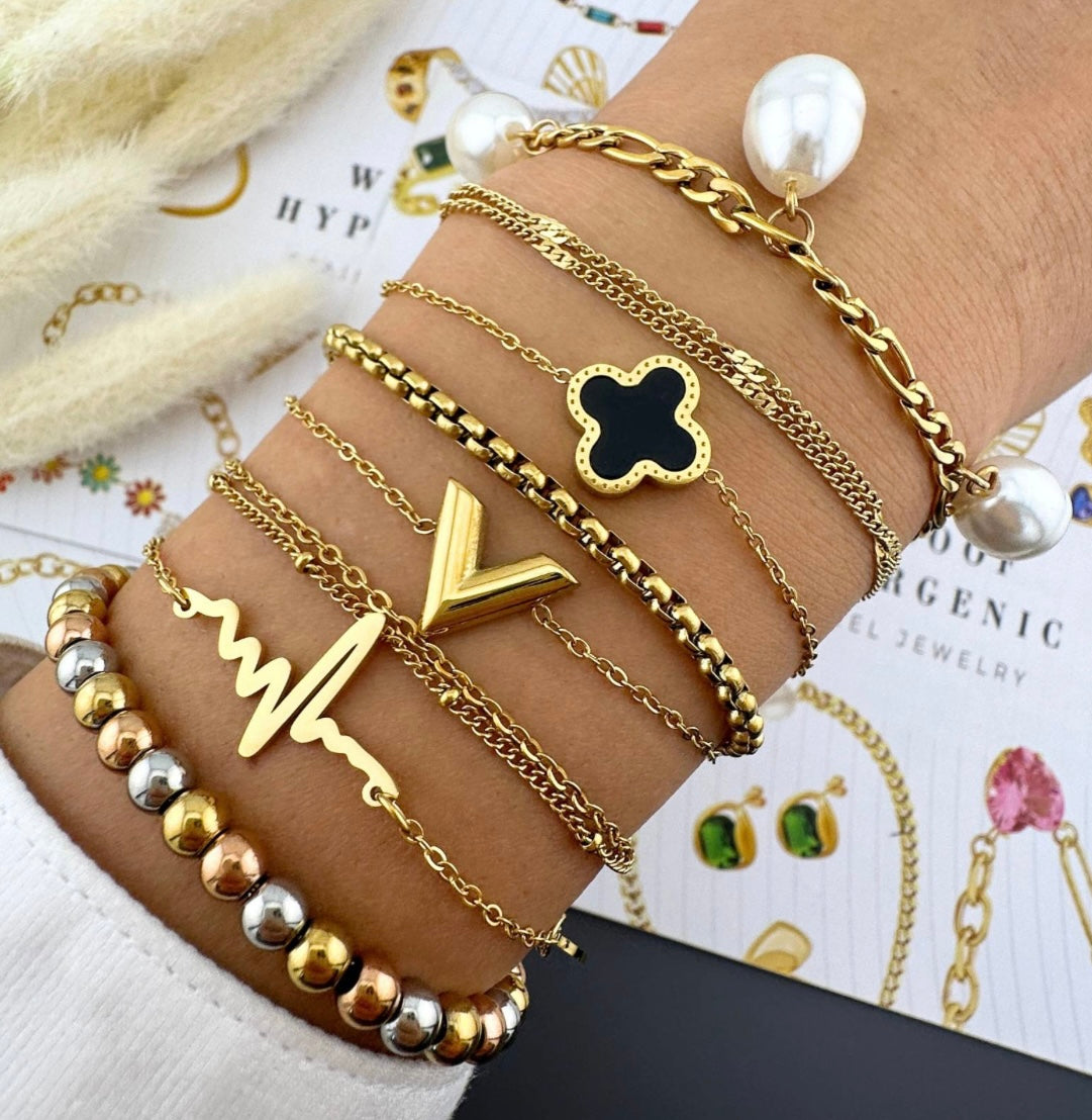 18K Gold Plated Steel "Letter V" Bracelet